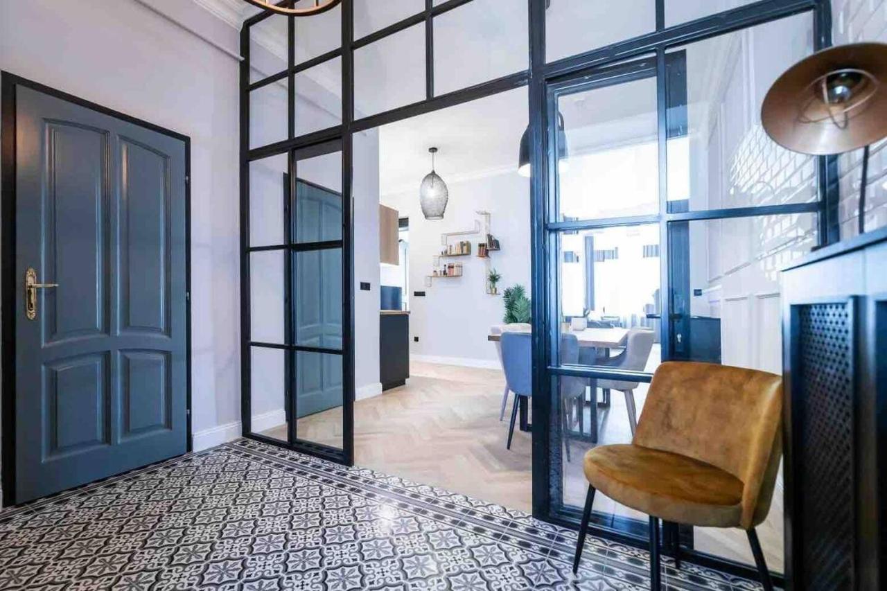 Luxurious Flat In Center Appartamento