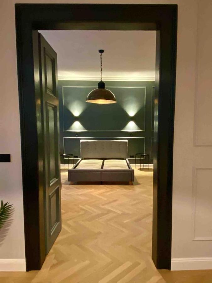 Luxurious Flat In Center Apartment *